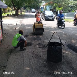 Pemeliharaan Rutin Jalan Pandaan–Gondanglegi Berjalan Lancar