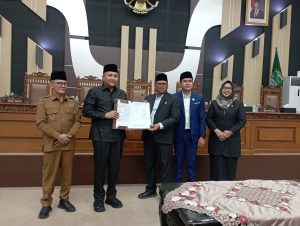 SAH! Dipimpin Ketua DPRD Samsul Hidayat, Paripurna DPRD Pasuruan Setujui Transformasi BUMD Jalan Tol Jadi PT Pasuruan Lestari Jaya Multi Usaha