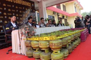 Polres Pasuruan Tetapkan Delapan Tersangka Kasus Penyalahgunaan LPG Subsidi, Ratusan Tabung Disita